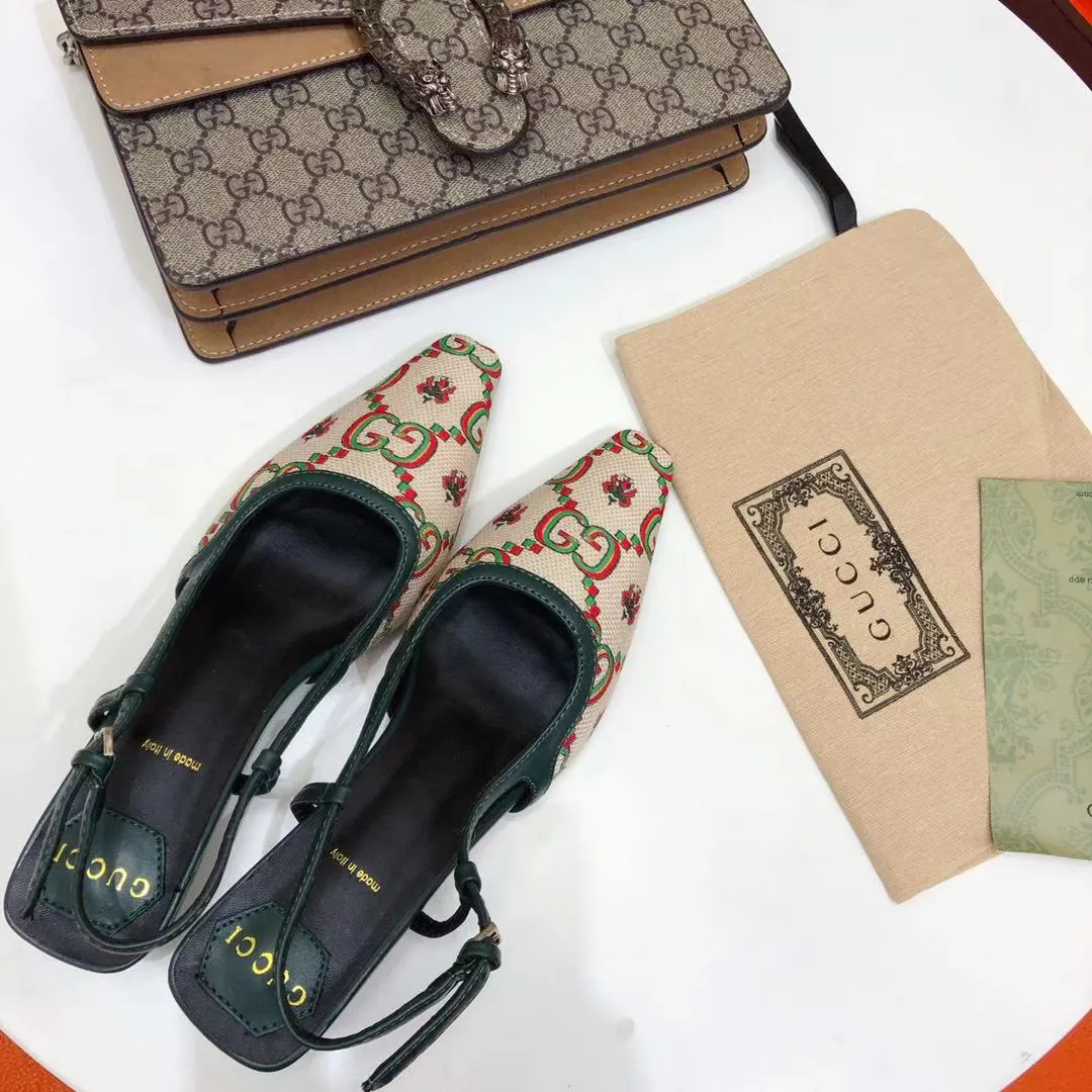 👟👟Ex-factory price 460👟👟 Gucci & Vintage 2025 spring new style second-hand original fabric/hot diamond mesh sandals, this series of sandals are so beautiful, you must buy them, Vintage things are like this, the longer they are, the more they taste👍🏻They are very elegant on the feet. Upper: Original Logo fabric Foot pads: Sheepskin Heel height: 4.5cm Sole: Genuine leather outsole Size: 34-41 (40 and 41 custom-made, non-refundable and non-exchangeable, with full set of packaging)